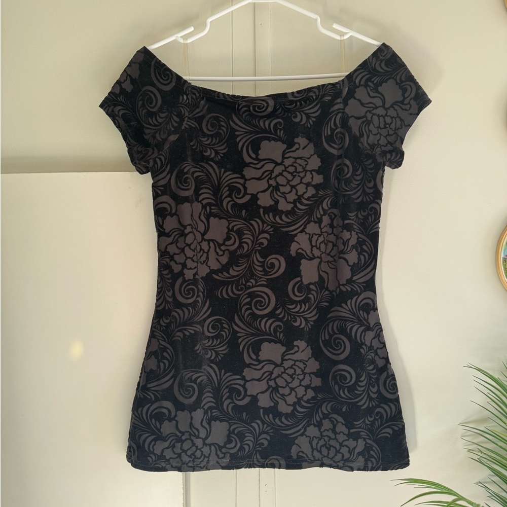 SLOANE & SADIE Black Burnt Velvet Floral Off-Shoulder Blouse S